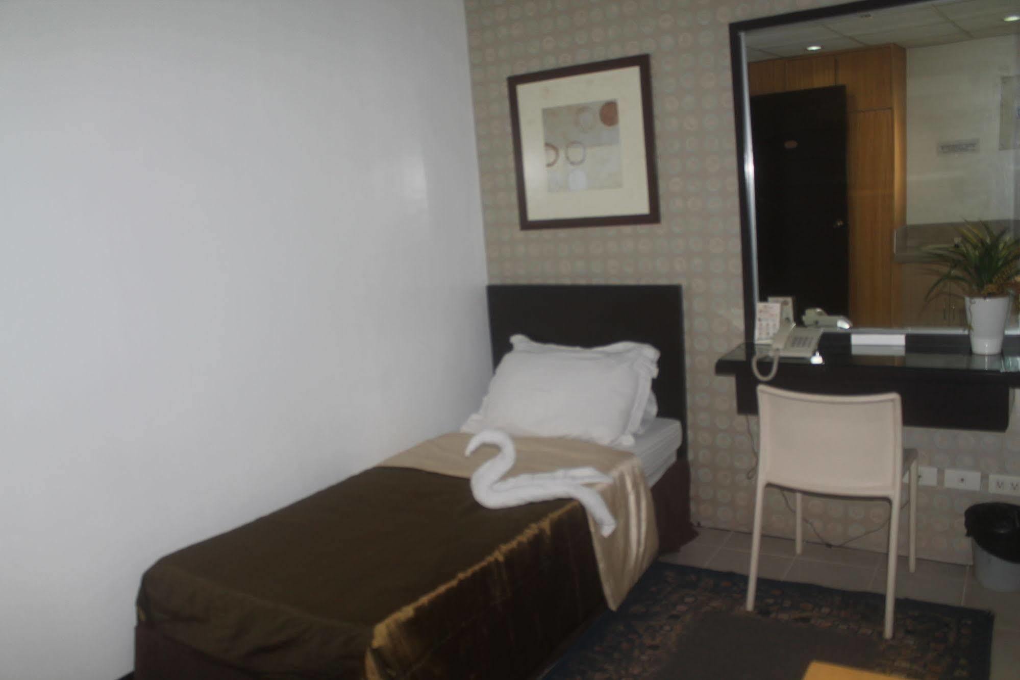 Orange Nest Hotel Manila Bagian luar foto